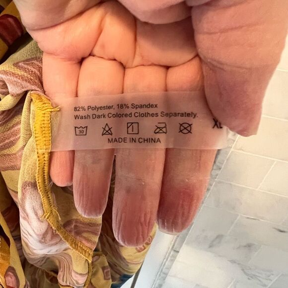 No Name Beach coverup - Picture 3 of 4